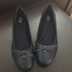 NWOT Bass Flats Navy